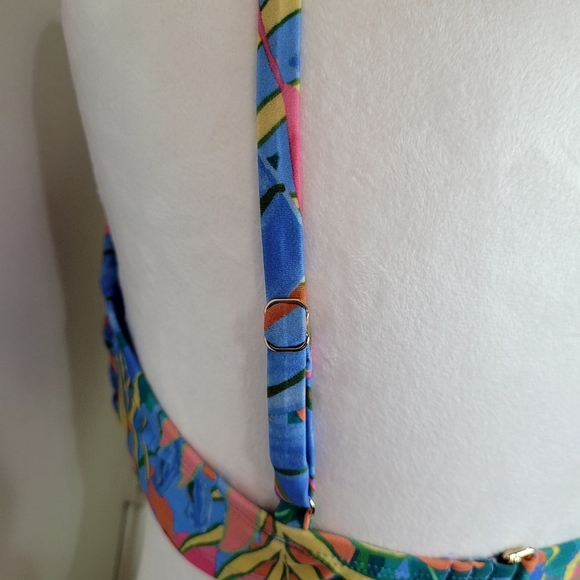 Kona Sol Bikini Floral Swim Top, Size Large - Picture 4 of 13